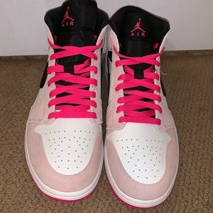 Air Jordan Retro 1 Mid SE size 10.5